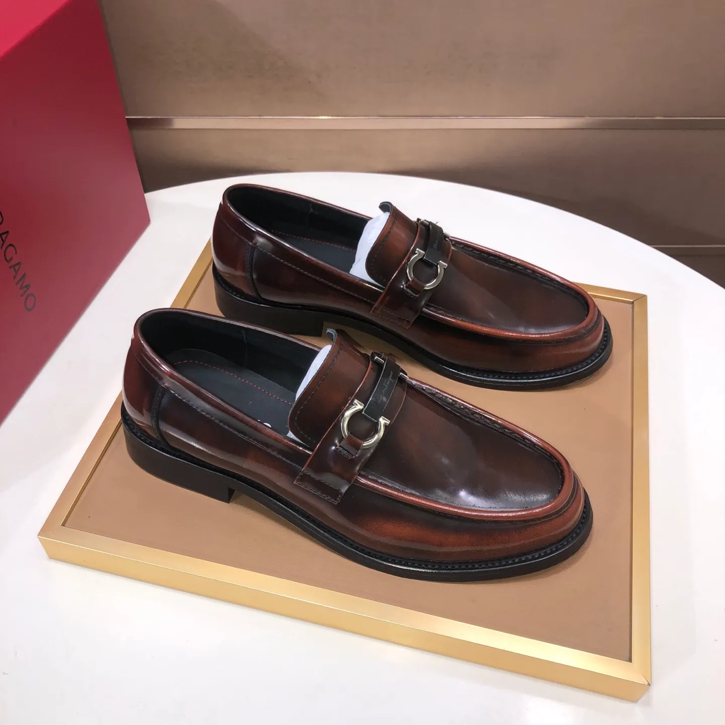 Men's shoes 💰540💰 [Ferragamo/Ferragamo] The latest model from the counter. Original imported high-quality cowhide with open sides + imported 🐂 cowhide lining + original luxury metal buckle + original combination outsole. Comparison is stress-free 38–45 (45 is custom-made and cannot be returned or exchanged)
